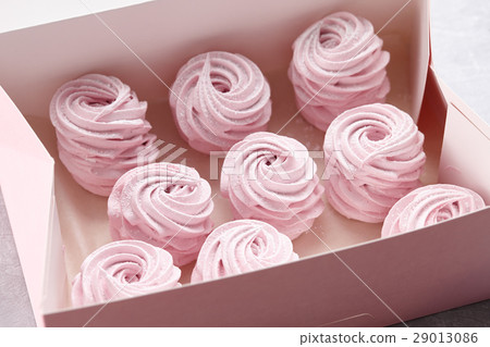 Homemade zephyr or marshmallow in box 29013086