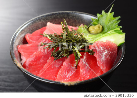 Tuna covered rice bowl Tuna covered rice bowl 29013330