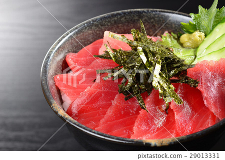 Tuna covered rice bowl Tuna covered rice bowl 29013331