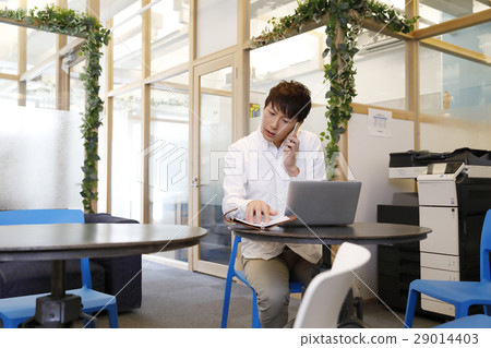 Co-working shared space freelance 29014403