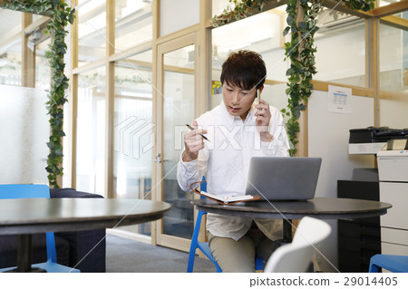 Co-working shared space freelance 29014405