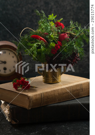 Bunch of different fresh greenery Bunch of different fresh greenery 29015774