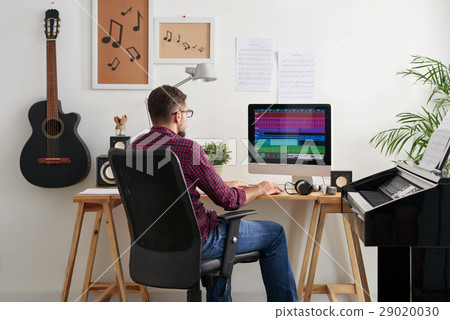 Sound engineer 29020030