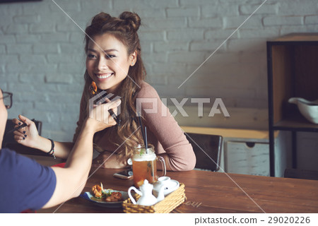 Date in cafe Date in cafe 29020226