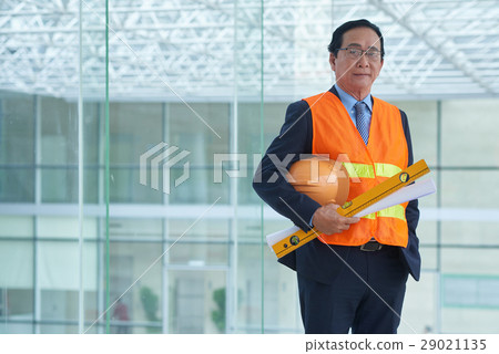 Senior engineer Senior engineer 29021135