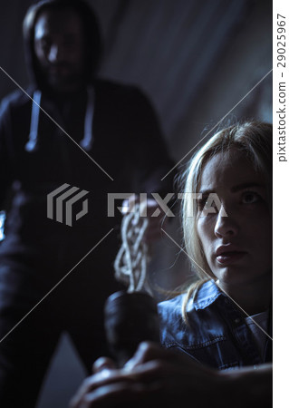 Protectless woman a second away from being Protectless woman a second away from being 29025967