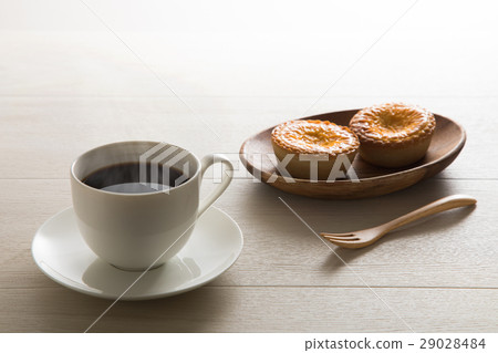 Coffee and egg tarts Coffee and egg tarts 29028484