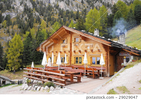 val di funes funes valley kaserill alm kazerir hut 29029047