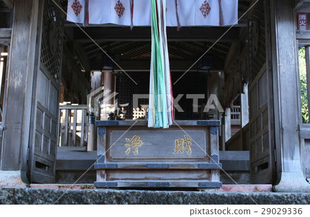 這是靖國神社的主要聖地和捐款箱的狀態 29029336