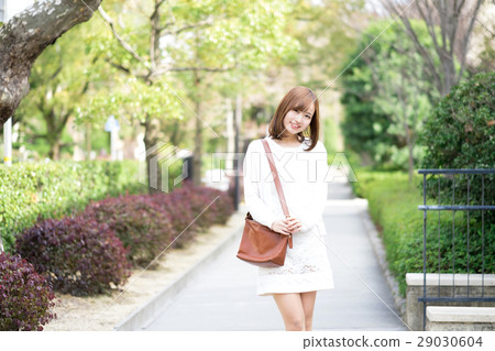 學生去上學 學生去上學 29030604