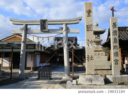 是滋賀縣長岡市的豐國神社和鳥居。 是滋賀縣長岡市的豐國神社和鳥居。 29031184