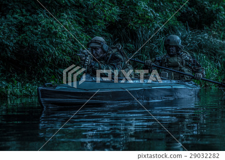Militants in army kayak 29032282