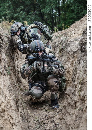 french paratroopers in action french paratroopers in action 29033042
