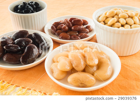 Boiled beans various golden beans black bean tea flower beans white soybean beans soybeans 29039376