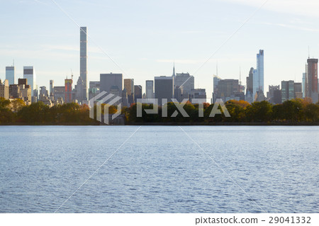 Midtown from central park reservoir 29041332