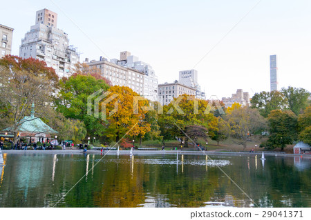 Conservatory water in Central Park  29041371
