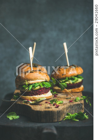 Healthy vegan burger with beetroot-quinoa patty 29041660