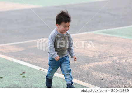 開心奔跑小孩 29041889