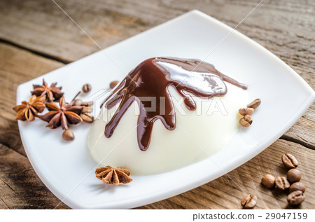 Panna cotta under chocolate topping Panna cotta under chocolate topping 29047159