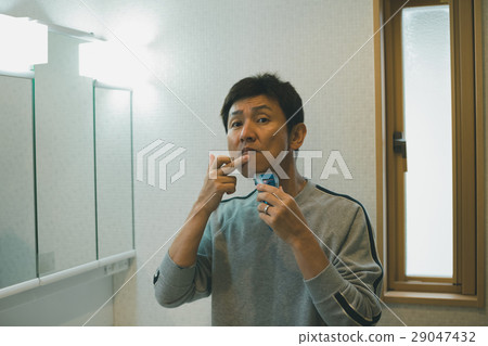 成型 中老年人 男人 29047432