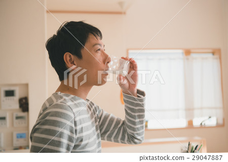 飲料 喝 喝酒 29047887