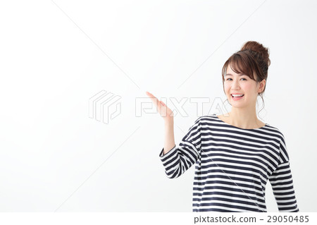 A young woman (hand holding) 29050485