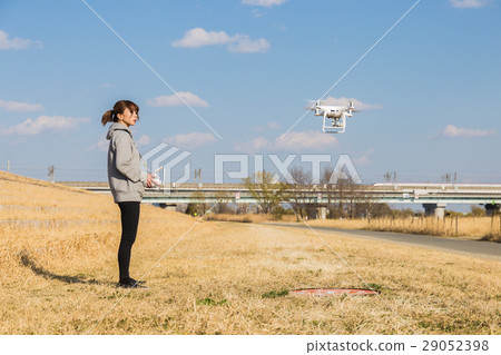 女人轉向無人機 29052398