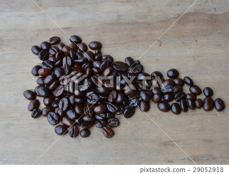 coffee seed on wooden board 29052918