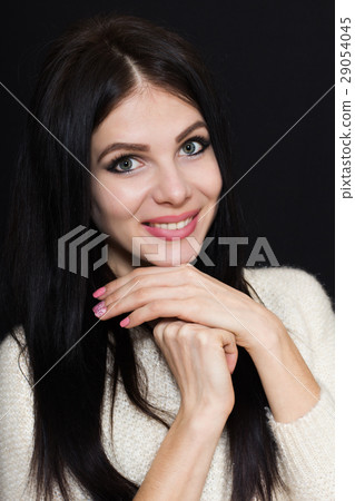 Woman with long straight black hair 29054045