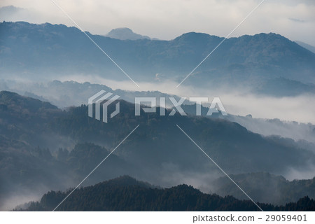 2017年3月拍攝的Kujyutani清晨景觀（千葉縣Kano山的Kimitsu市） 29059401