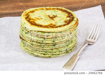 Dietary pancakes with spinach Dietary pancakes with spinach 29062766