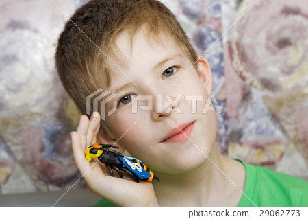 A boy with his craft 29062773