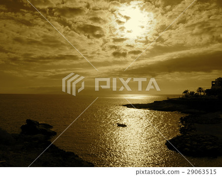 Sea	 29063515
