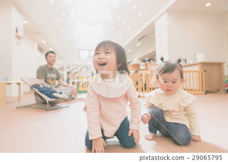 younger, 1 year old, girl 29065795
