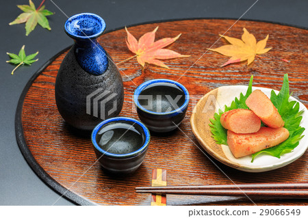 日本酒和辛辣的明太子 29066549