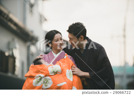 shrine visit, parenthood, parent and child 29066722