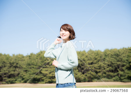 旅遊女性 29067568