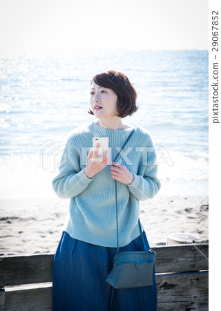 Tourism women 29067852