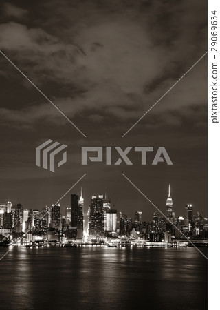 Manhattan midtown skyline at night Manhattan midtown skyline at night 29069634