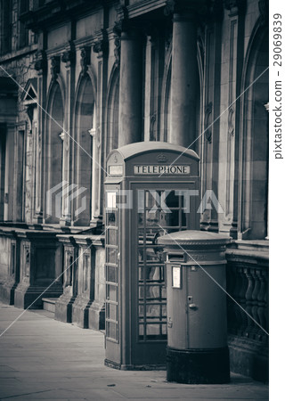 Edinburgh city street Edinburgh city street 29069839