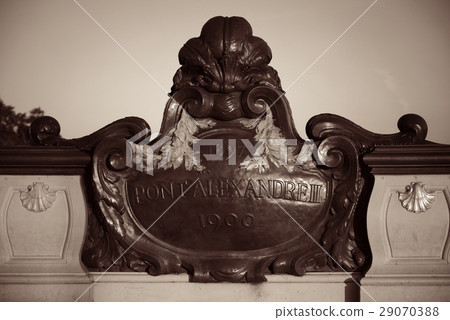 Alexandre III bridge 29070388