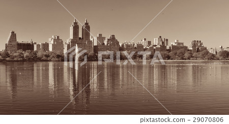 Central Park Autumn 29070806