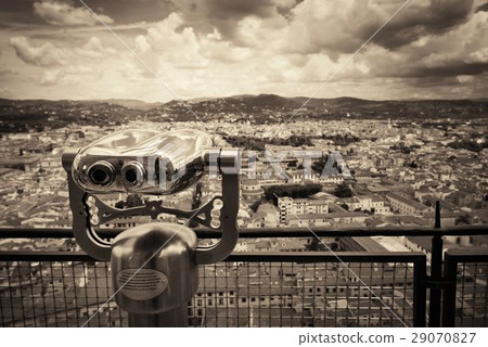 Duomo Santa Maria Del Fiore dome top view Duomo Santa Maria Del Fiore dome top view 29070827