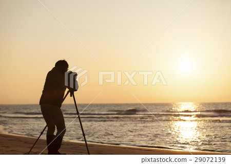 photographer photographer 29072139