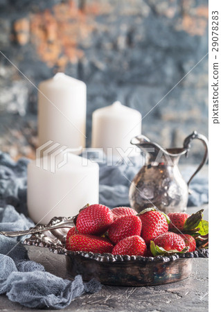 Bowl of strawberries, top view Bowl of strawberries, top view 29078283