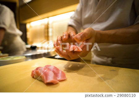 Sushi craftsmen 29080110