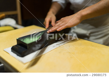 工匠磨刀 29080173