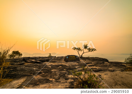 Natural attractions45 29085910