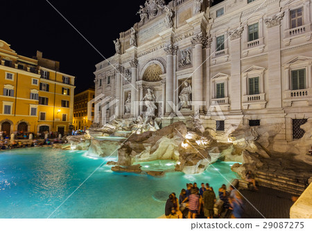 Fountain di Trevi in Rome Italy Fountain di Trevi in Rome Italy 29087275