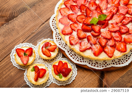 Homemade Strawberry cake Homemade Strawberry cake 29087519